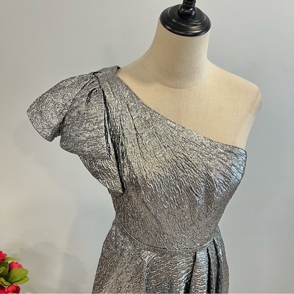 Mac Duggal Metallic Silver Brocade One Shoulder Bow Tea Length Dress - Reemoly